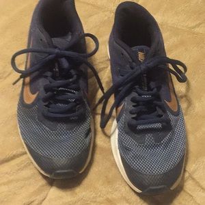 Nike girls tennis shoes